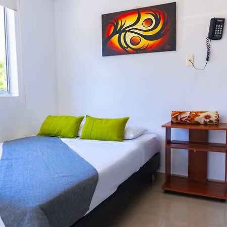 Hotel Park 6 Medellin Bagian luar foto